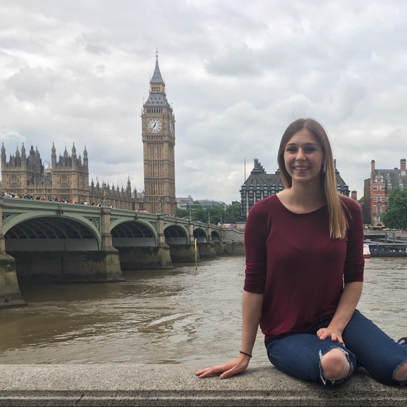 Meet your Posher, Laina - Picture 6 of 6